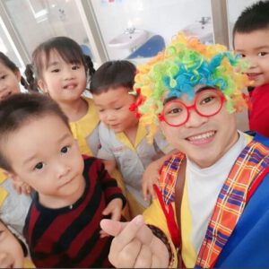 Chú hề bong bóng