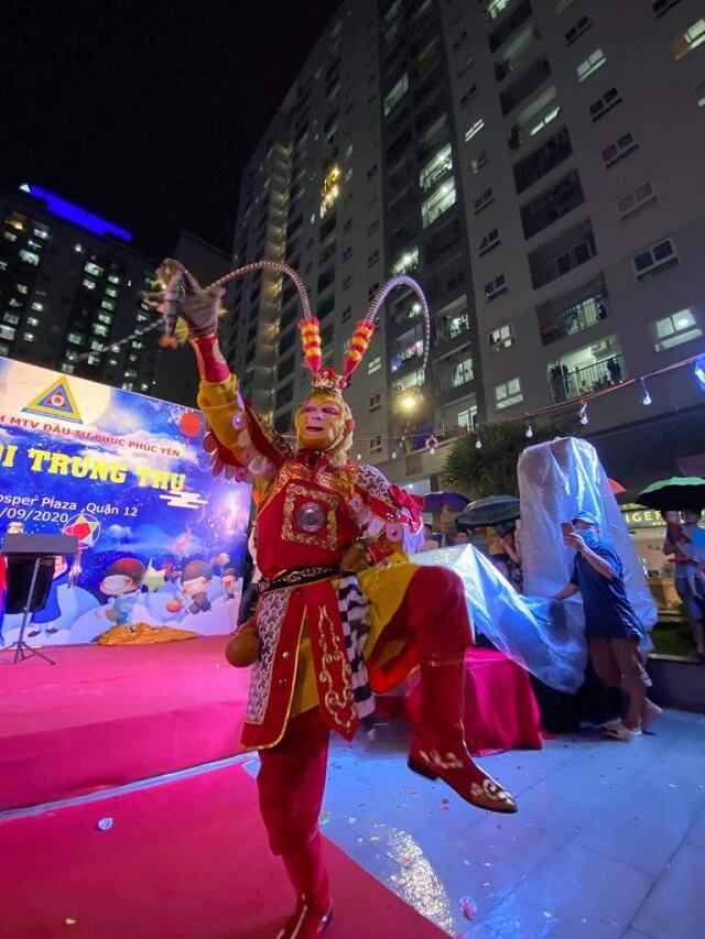chú hề tôn ngộ không